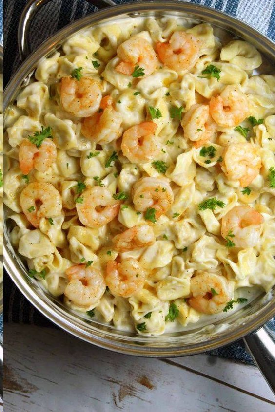 Cheesy Shrimp Tortellini Alfredo Skillet