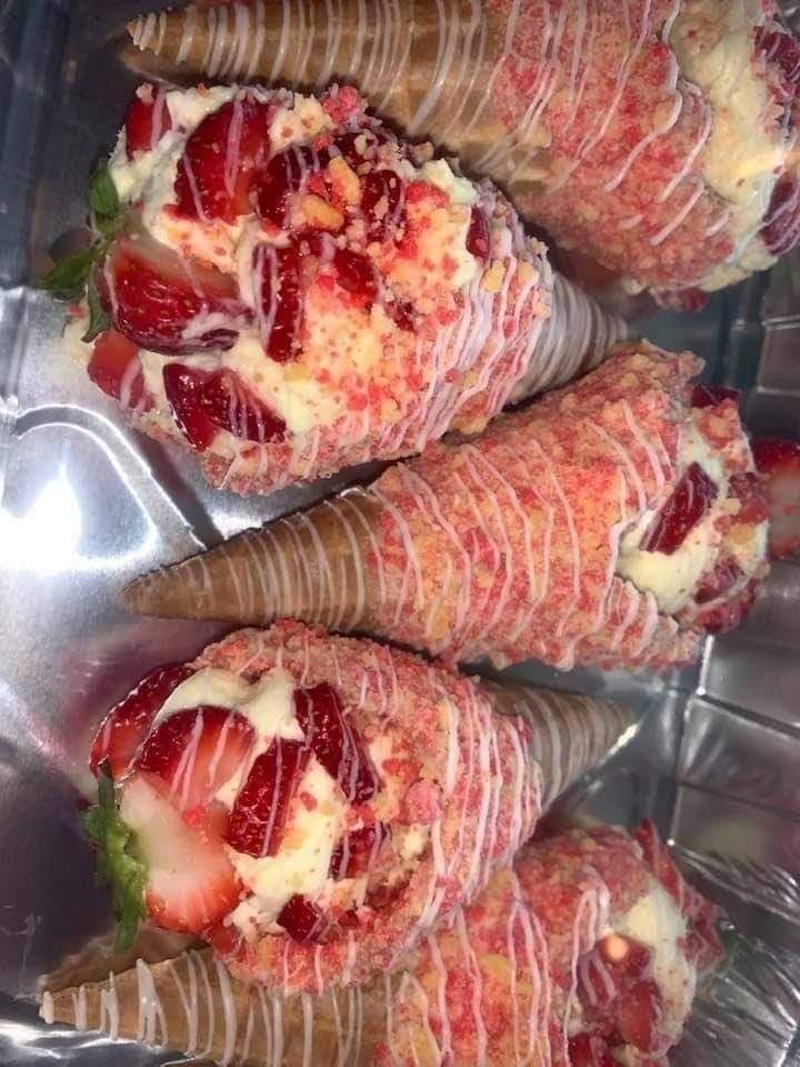 Strawberry Crunch Cheesecake Cones