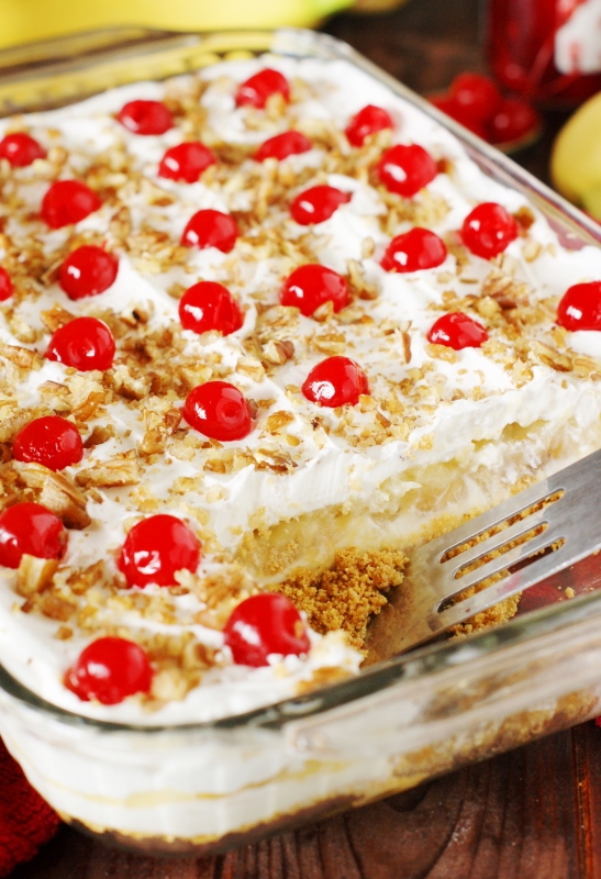 no-bake banana split cake